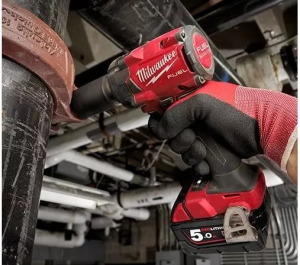 Máy Siết Bu Lông Milwaukee M18 FIW212 – Nhỏ Gọn, Thông Minh, Được Lòng Thợ Sửa Chữa