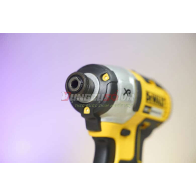 Máy vặn vít pin 18V DeWALT DCF887M2