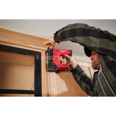 Máy bắn đinh 18GA Milwaukee M12 FCN18GS-0X