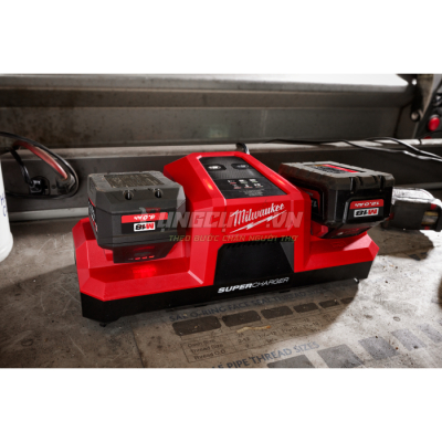 Trạm sạc siêu nhanh 2 cổng Milwaukee M18 DBSC