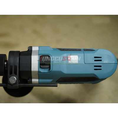 Máy khoan búa 16mm Makita M8101B