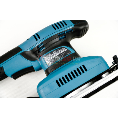 Máy chà nhám rung Makita BO3710