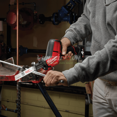 Máy cưa kiếm Milwaukee M12 CHZ-0 