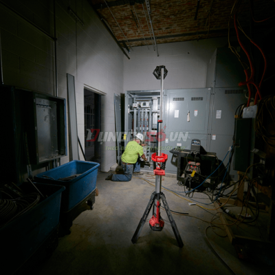 Đèn LED đứng Milwaukee M18 SAL-0